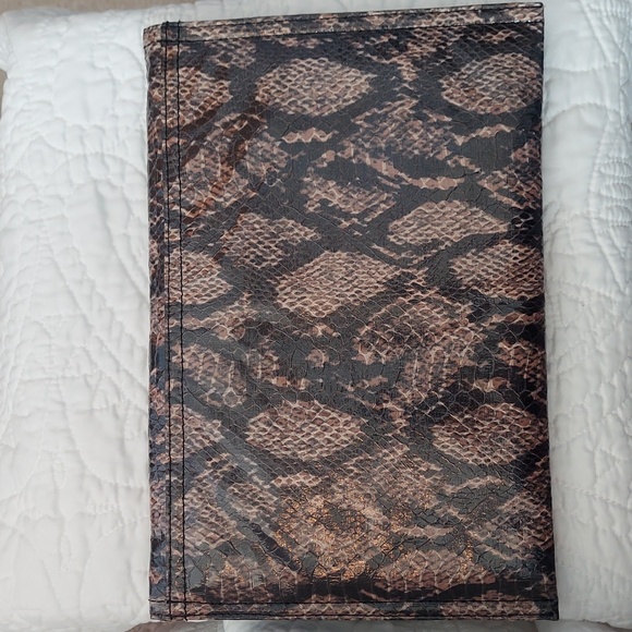 BCB Generation Elegant Snakeskin Envelope Clutch Purse, Like New - Picture 2 of 9